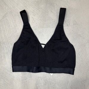 Lively Black Bra {1 / }